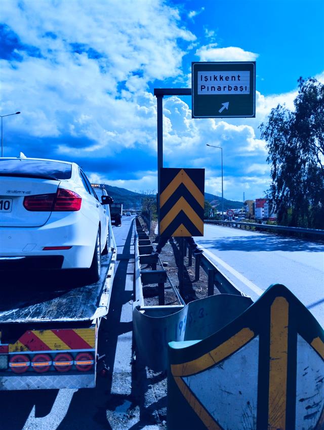İzmir yol üstü oto çekici destek fotoğrafı
